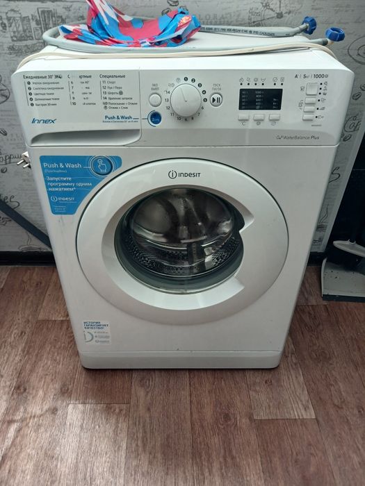 Стиральная машина INDESIT