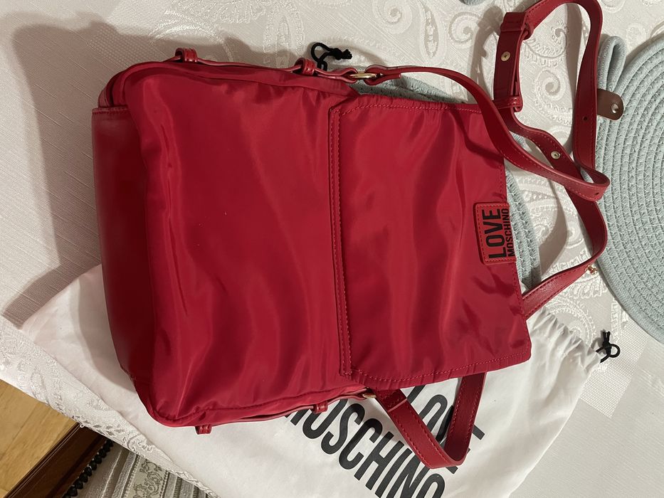 Малка дамска чанта “Moschino”