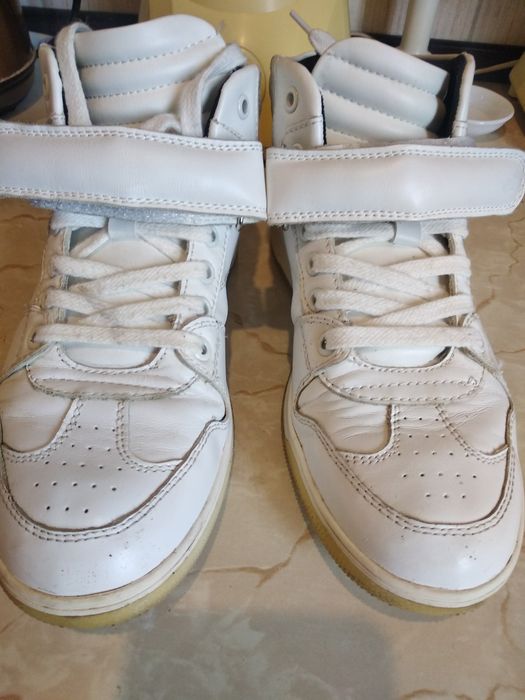 Фирменные модные кроссовки