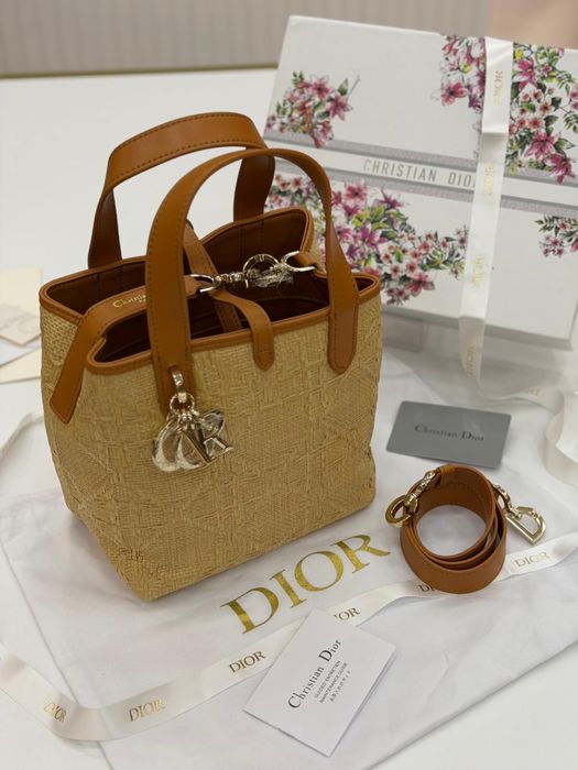 Gentii DIOR , mai multe culori