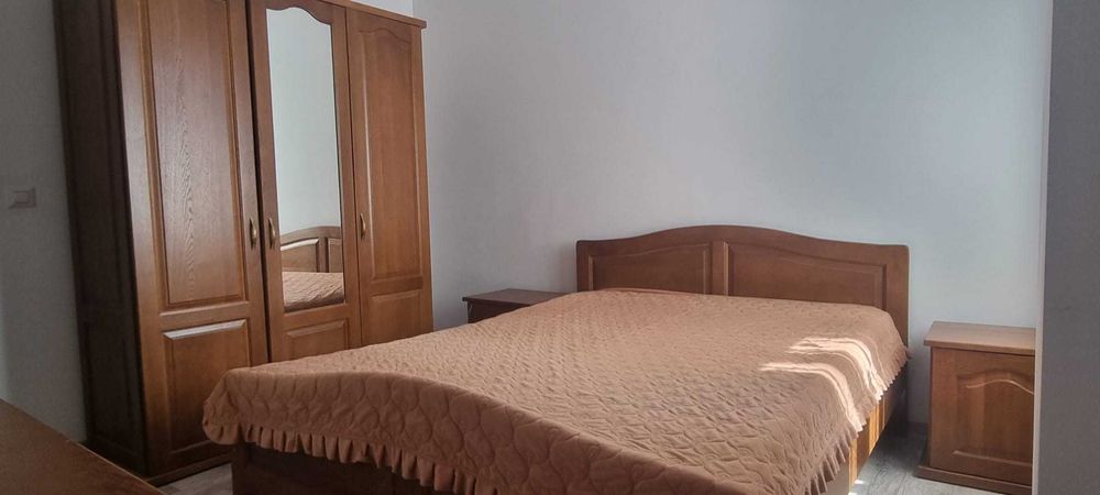 Închiriez garsonieră decomandată zona Central