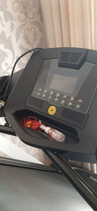 Продам беговую дорожку 120000