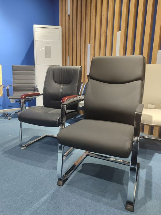 Офисное кресло для зал ожидания, дома и офиса модель Люкс про