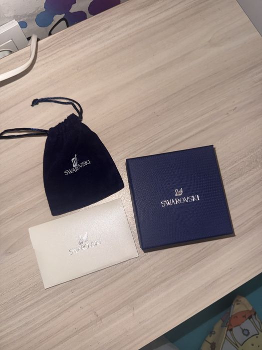 Колие Swarovski ново