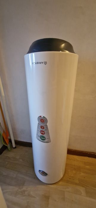 Водонагреватель Ariston