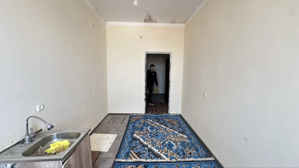 Срочно Поодаётся 2х комнатная квартира Вокзал Караван магазин 48 кв