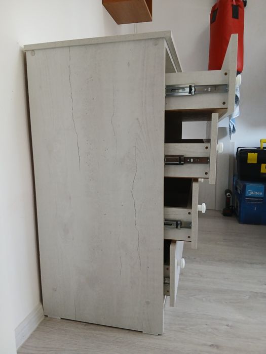 Комод 4 секции, лдсп, цвет серый.