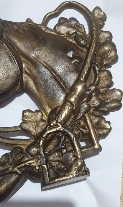 Vând  panoplie  cu  cap de cal.