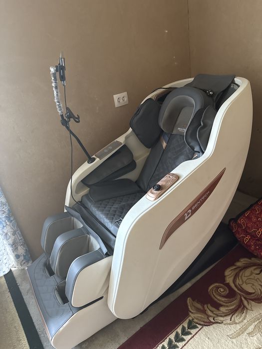 Massajniy stol  hali yangiday 6 oy buldi olganimga pachtiy ishlatmadik