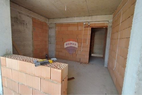 Тристаен апартамент в кв. Виница, гр. Варна ТЕ