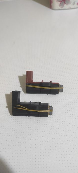 Продаются щётку для стиральной машины LG в сборе и без.