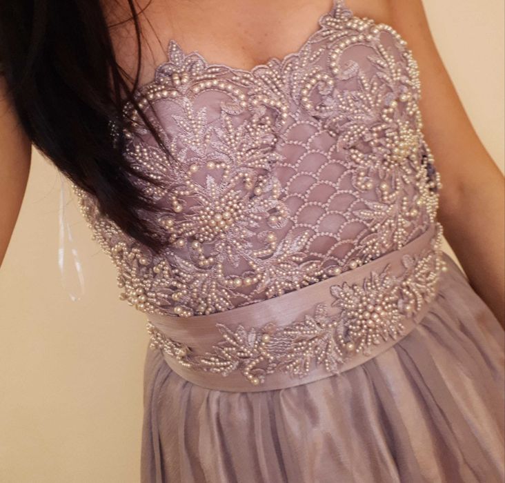 Vand rochie ocazie speciala