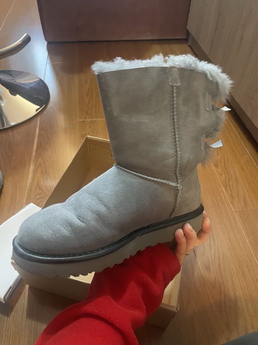 Vand UGG gri marimea 38