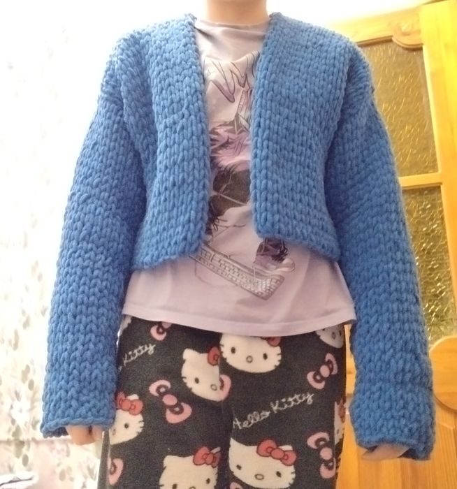 вязаная короткая кофта