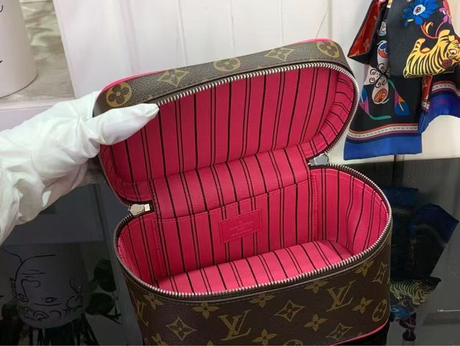 Косметичка LV Louis Vuittton Nice medium