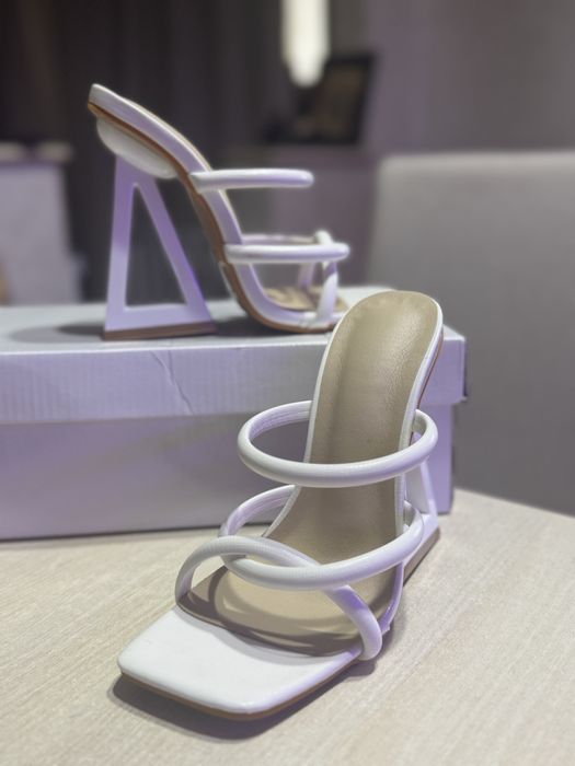 Papuci cu toc  marinea 35 Noi