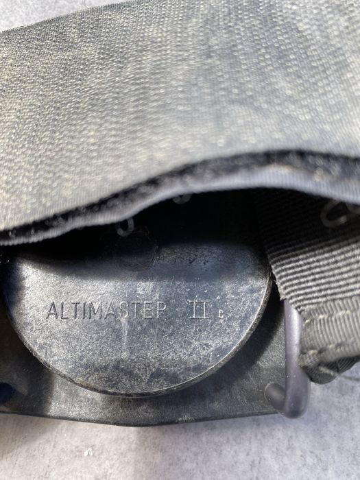 Висотомер „Altimaster II“ за парашутисти