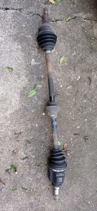 Полуоска дясна за Тойота авенсис Т22 1,6 VVT-I