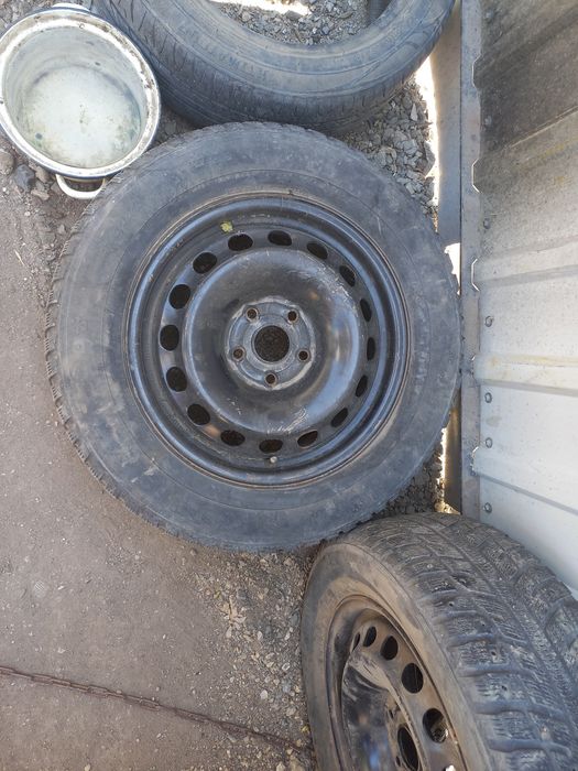 Продам резину с дисками стояла на шкода ети