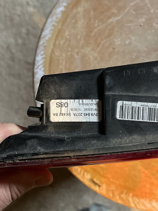 Skoda Superb 2017 kombi 15-19 ляв стоп 2бр.