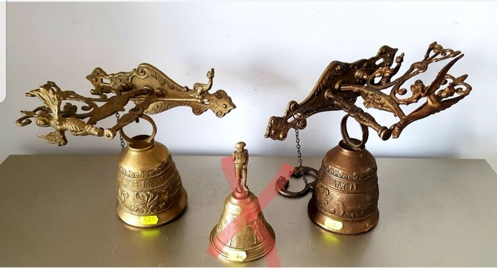 Clopot vechi din bronz