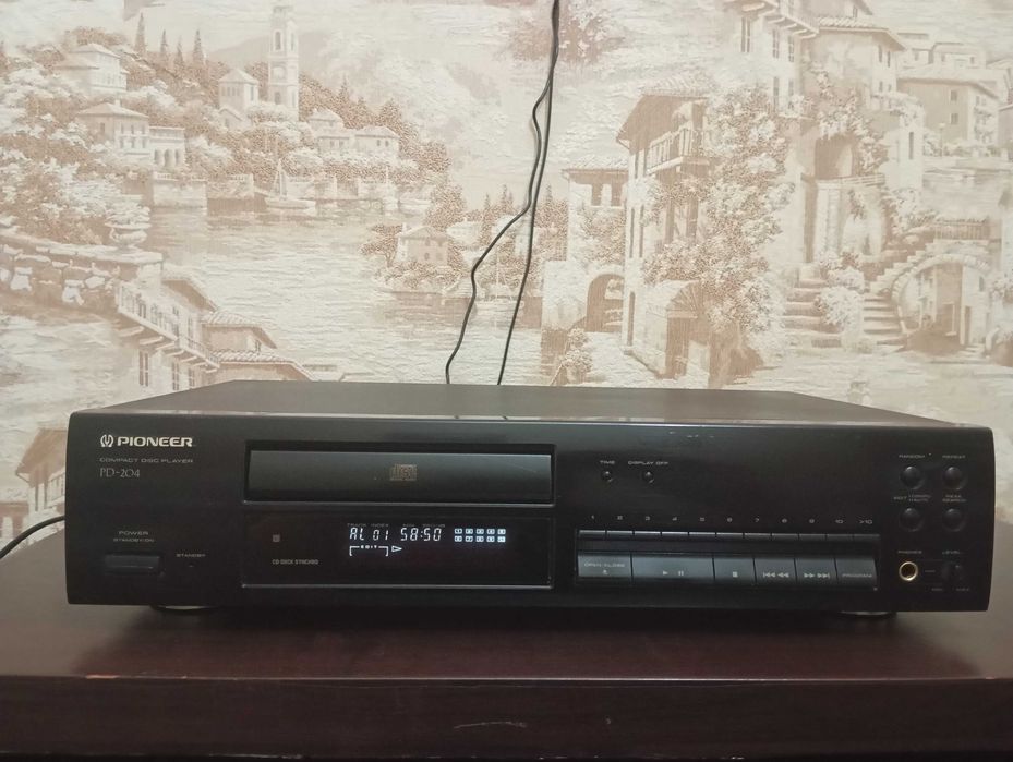 Продам проигрыватель CD дисков PIONEER model PD 204.