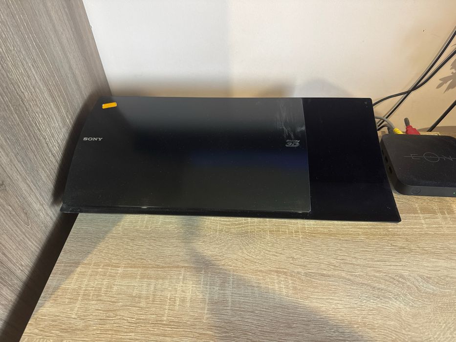 Система за домашно кино Sony BDV-N590 (Тонколони 5.1, дистанционно + ресивър за ремонт/части)