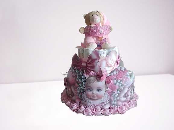 Торта от памперси за момиченце
