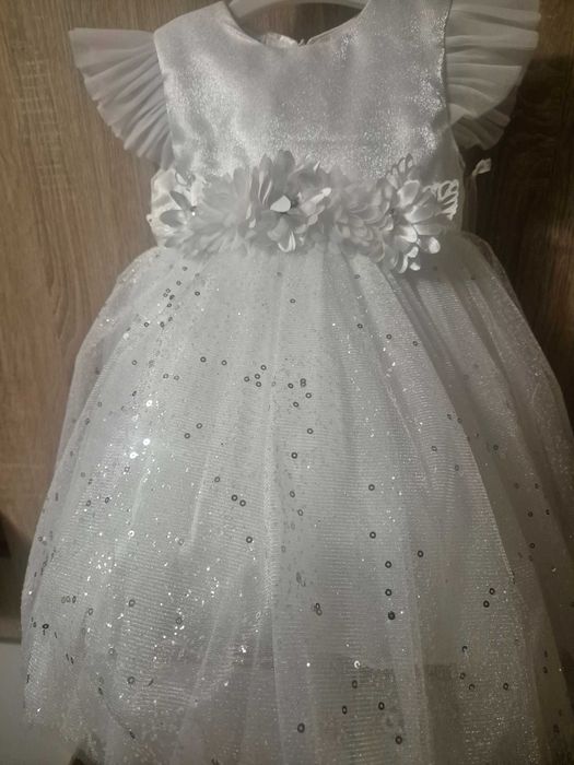 Бяла рокля за бебе р-м 9/12 м Нова