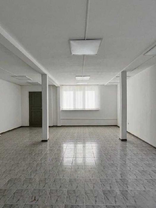 Коммерческие помещения: 1,2 этажи офисы от 25 м² и 60 м²