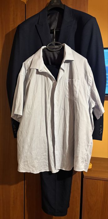 Мъжки официален костюм