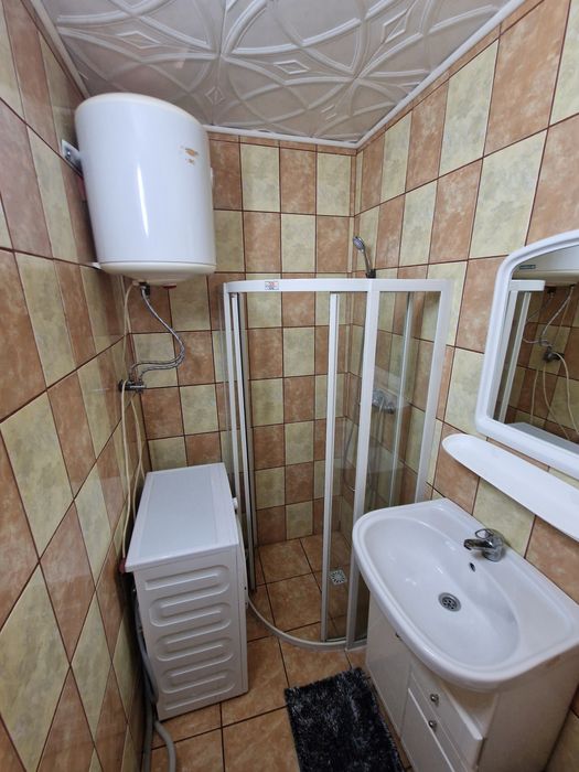 Vând apartament 2 camere la parter, zona ACH, Caransebeș