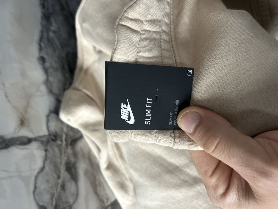 Ново оригинално долнище Nike