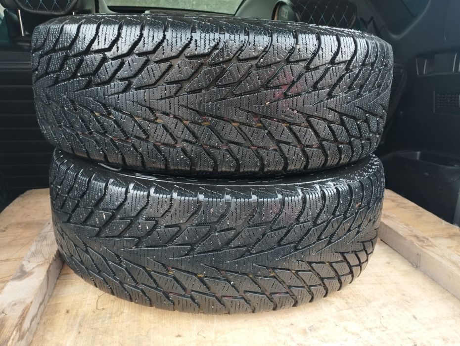 Продам всесезонную резину на 16