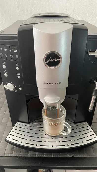 Кафемашина Jura e50