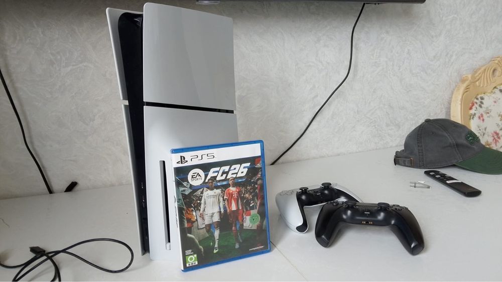 Продам PS 5 SLIM состояние отличное