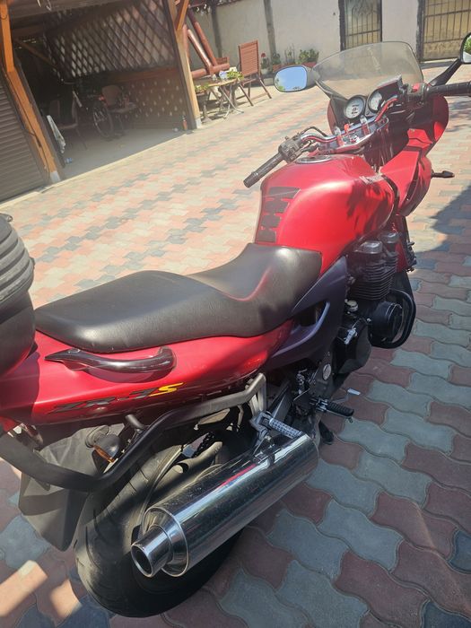 Vand  kawasaki zr7s an 2002 recent adus din Germania