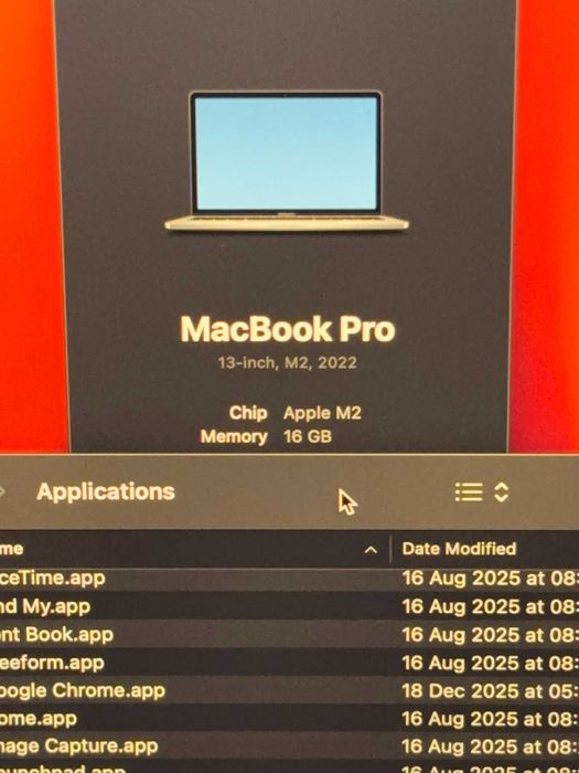 Macbook pro 13 inchi  M2 16 GB 256 B