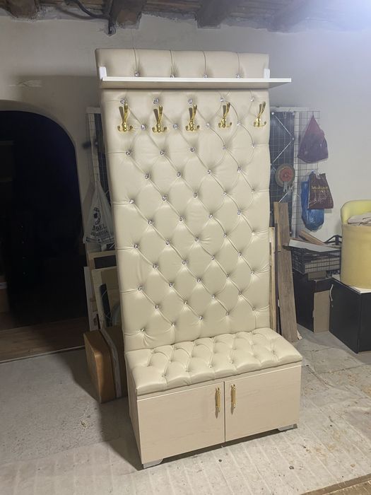 Прихожкага пуфик ва оёқ кийим қўядиган