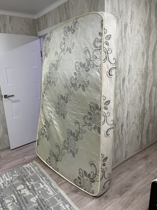 Продам матрац 1,4 на 2