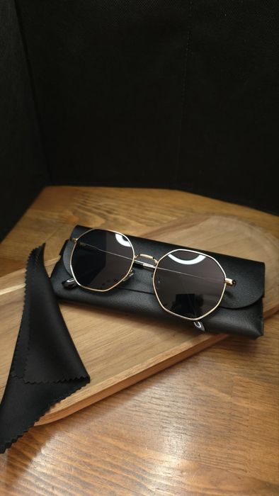 Модерни слънчеви очила