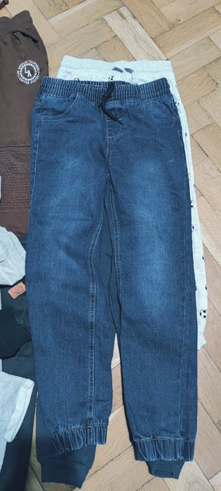 Lot 9 pantaloni, măr 134, blugi 140