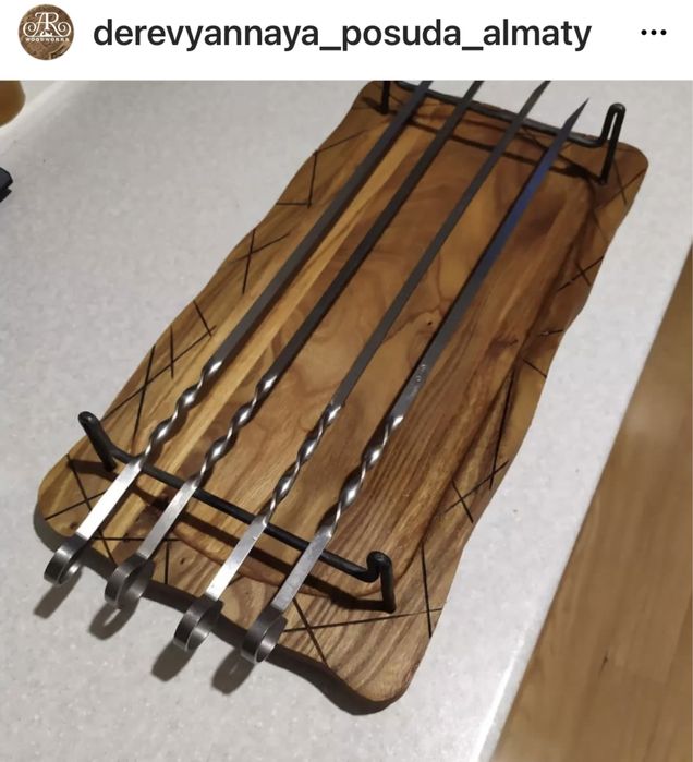 Деревянная посуда доски для подачи шашлыка