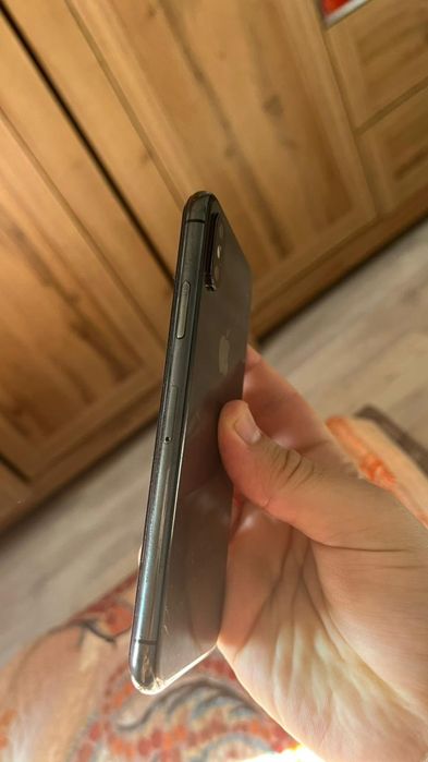 Продаю IPhone xs