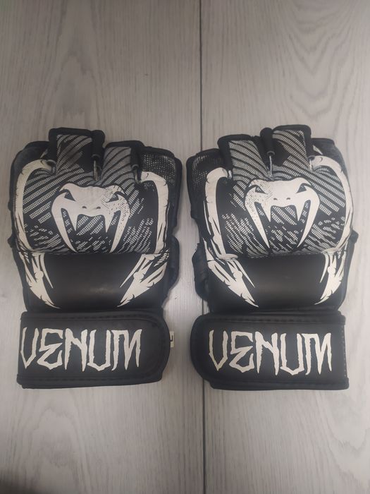 Спортивный перчатки