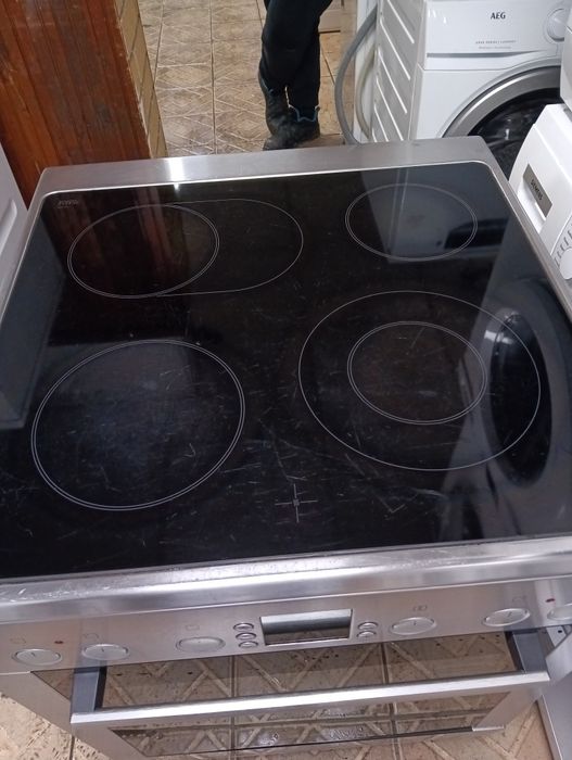 Иноксова свободно стояща печка с керамичен плот Бош Bosch с  Гаранция!