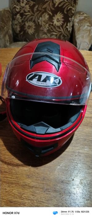 Мото и вело шлемы