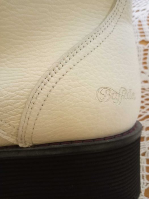 Дамски ботуши и боти