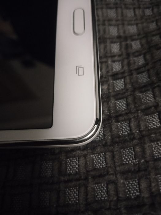 Планшет Samsung Galaxy Tab 4 SM-T230 (8 ГБ) б/у