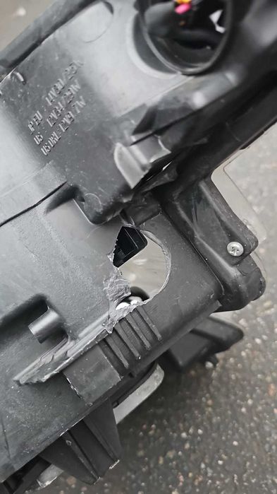 Фара на Toyota Pruis